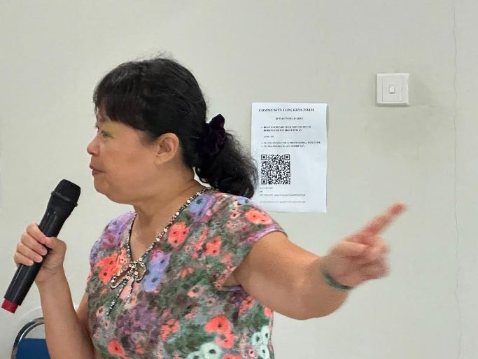 Resident speaking during the RTPJ(P) Awareness Session Q&A